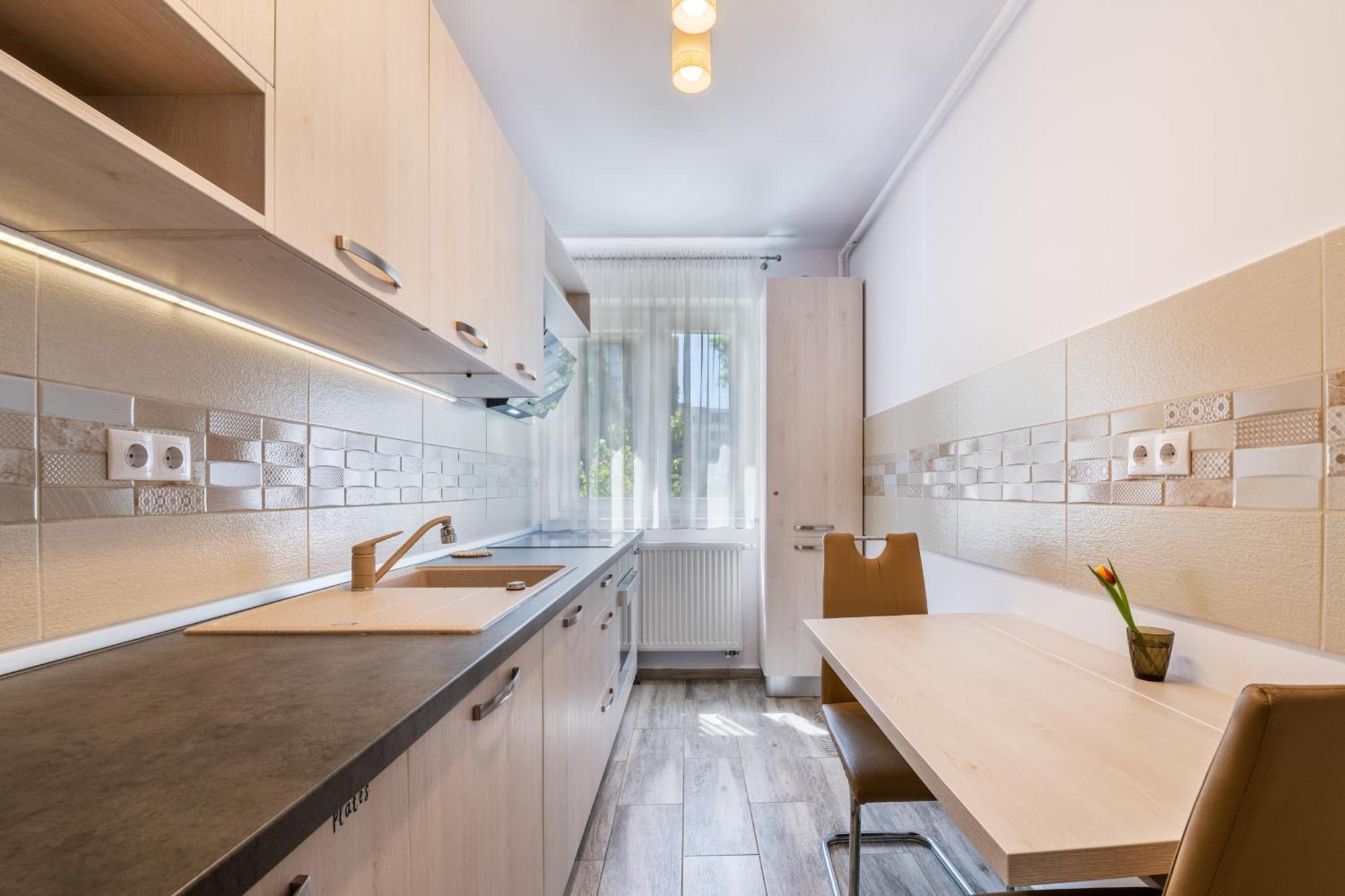 Springhome - Cozy Apartment With Balcony & Parking Брашов Екстер'єр фото