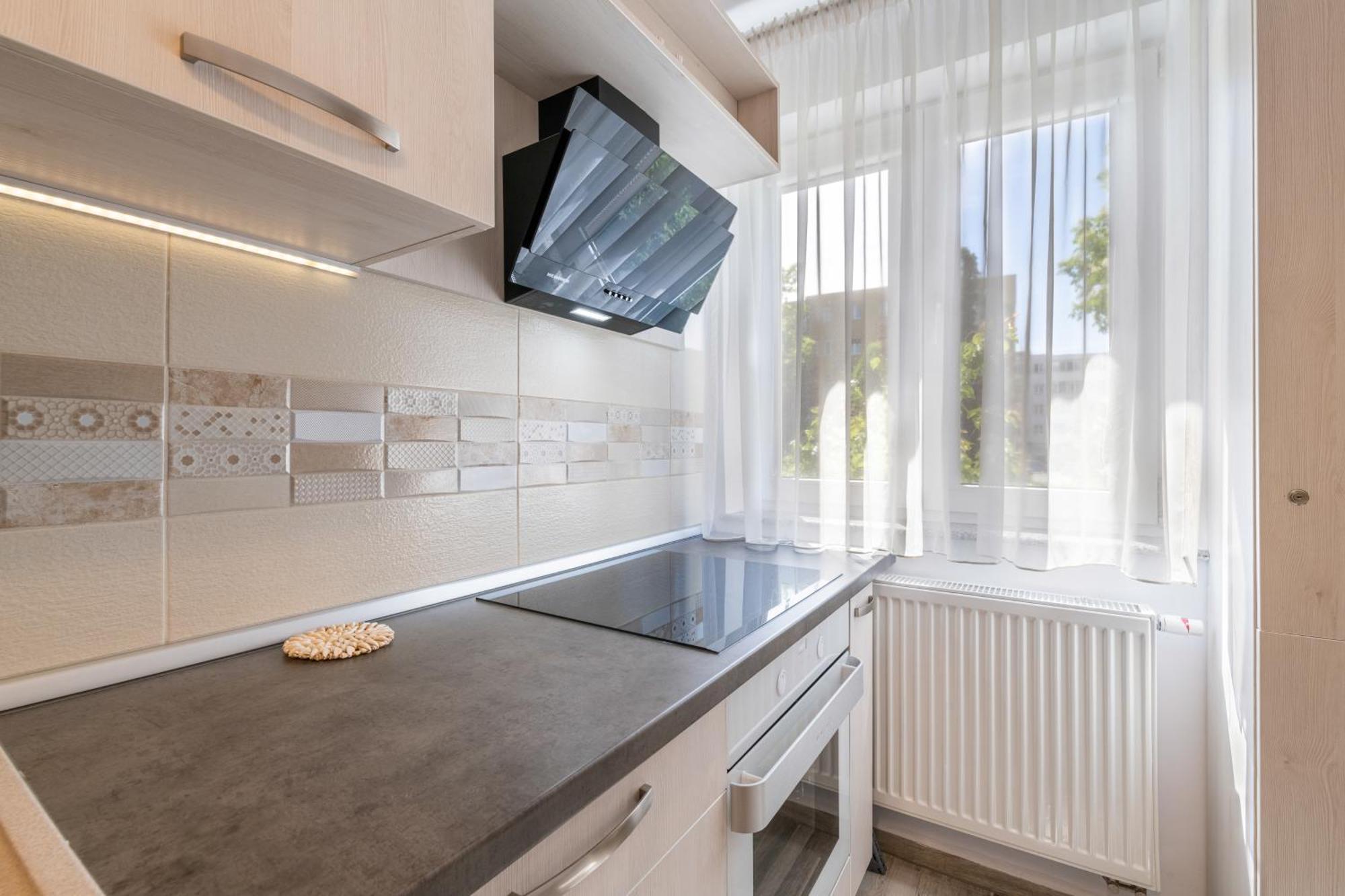 Springhome - Cozy Apartment With Balcony & Parking Брашов Екстер'єр фото